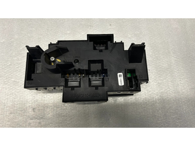 Pojistková skříňka A2229063202 Mercedes-Benz C W205 2017