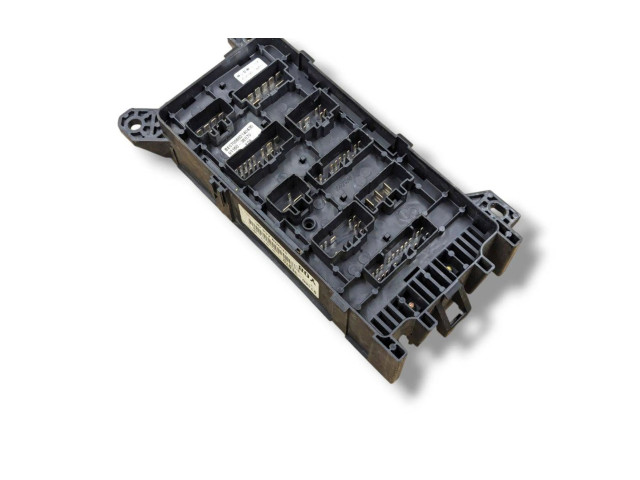 Блок предохранителей 91160-3E070   KIA Sorento    