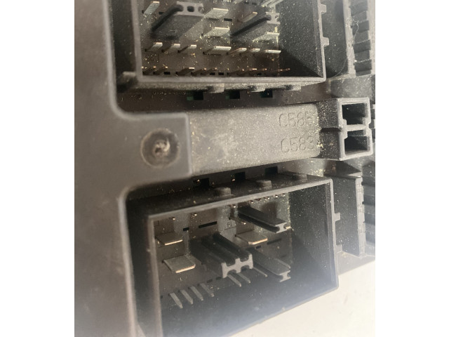 Блок предохранителей FW9314F041AE Jaguar XJ X351