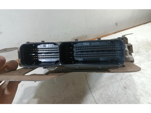 Řídící jednotka 03G906021CG Volkswagen Caddy 2018