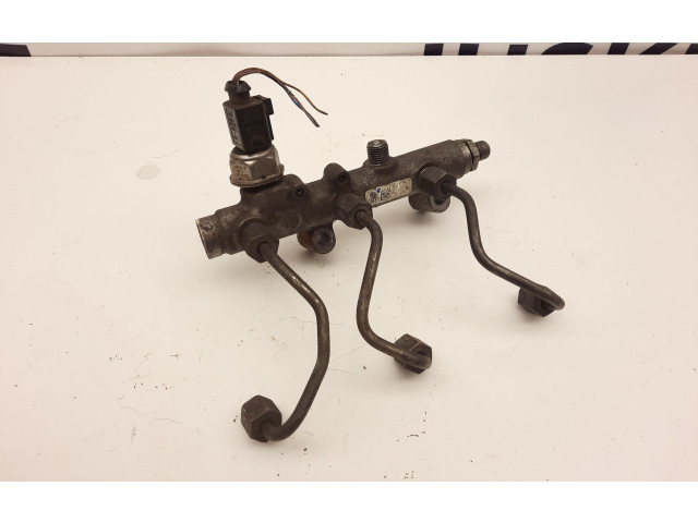 Vstřikovací lišta 05A906051   Audi A8 S8 D4 4H    CDTA 