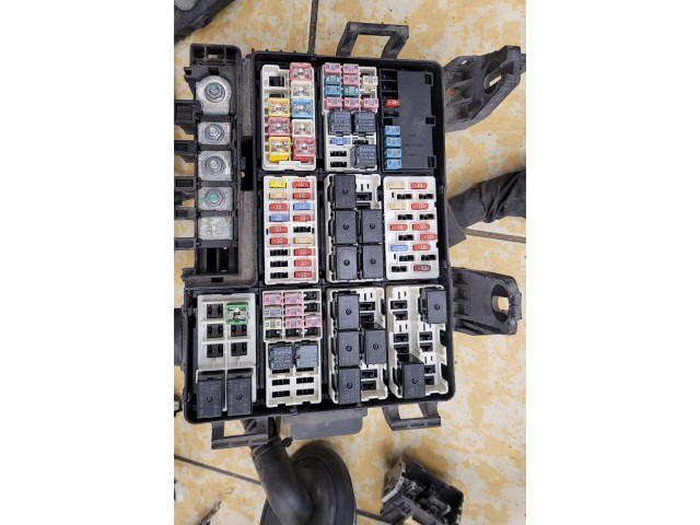 Блок предохранителей  FL3T12A581, FL3T12A581CLG   Ford F150    