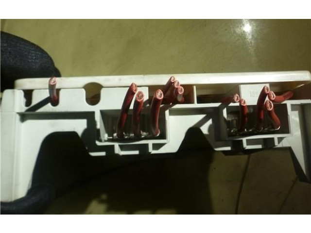 Pojistková skříňka 8387544 BMW 5 E39 2002