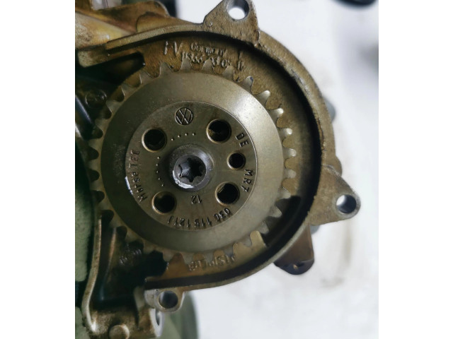 Масляный насос   03C115121J  Skoda Fabia Mk2 (5J) 