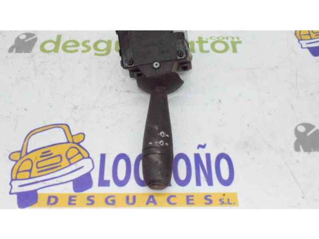 Ручка стеклоочистителей 8201168003, 681728631R   Dacia Sandero