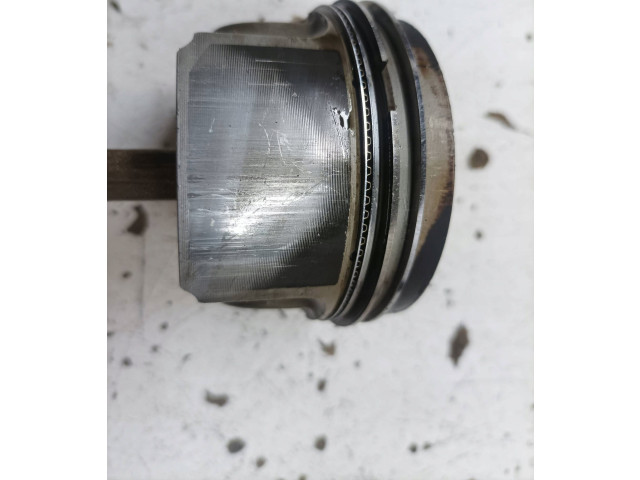  Поршень с шатуном  20V  Audi A3 S3 8L  