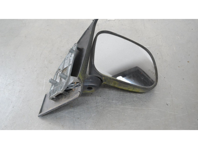 Zpětné zrcátko Nissan Serena 1996