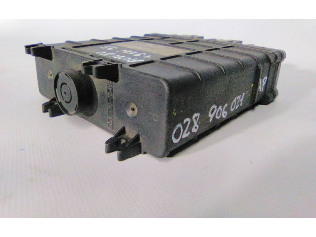 Блок управления двигателя 028906021AP Rover 100