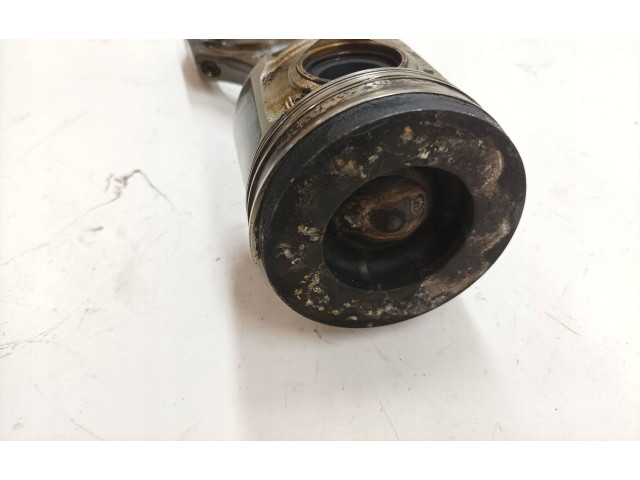 Píst B47   BMW 5 G30 G31     