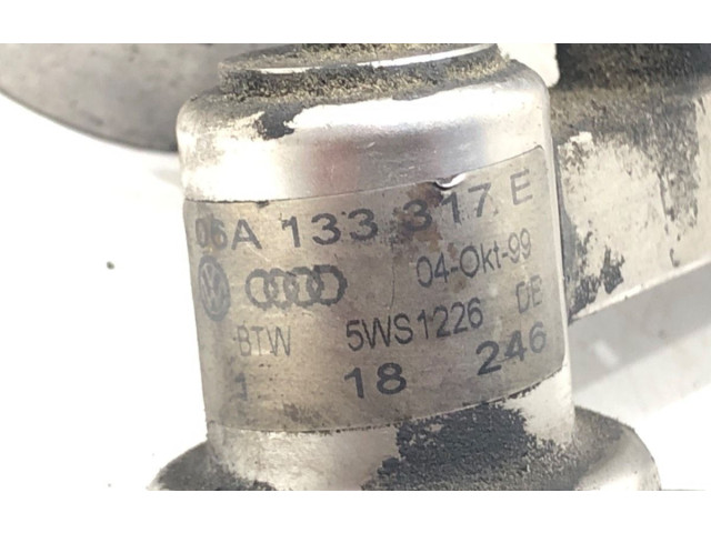 Топливная рампа 06A133317E   Audi A3 S3 8L  