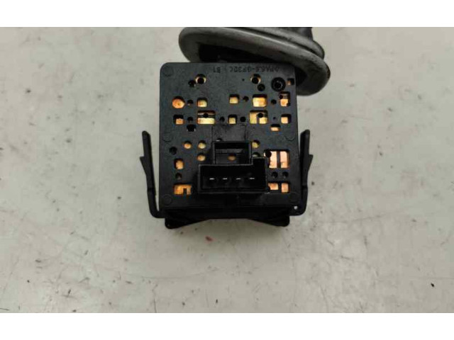 Ручка стеклоочистителей    Opel Meriva A