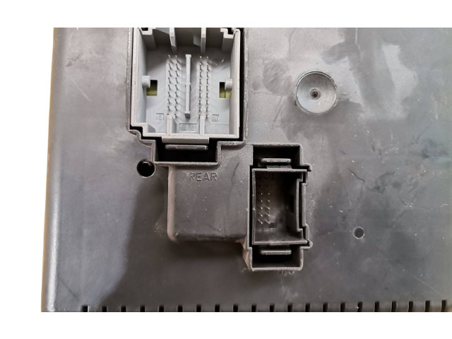 Блок предохранителей 30728512, 28017881   Volvo XC90    