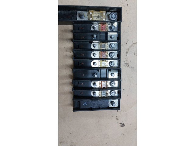 Pojistková skříňka 7H6970187FD Volkswagen Transporter - Caravelle T5 2009