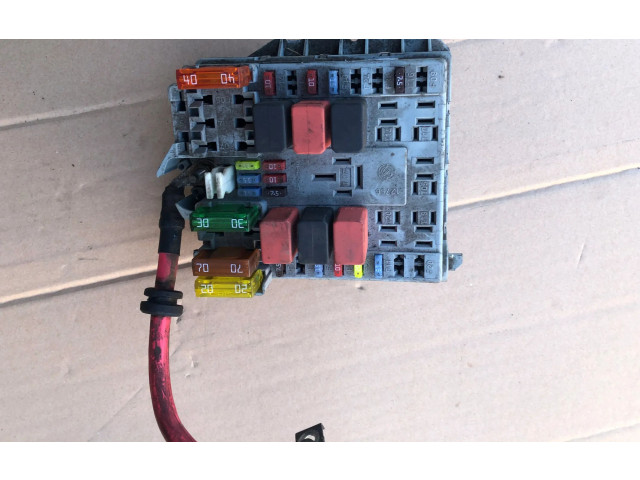 Блок предохранителей 46809865 Fiat Albea