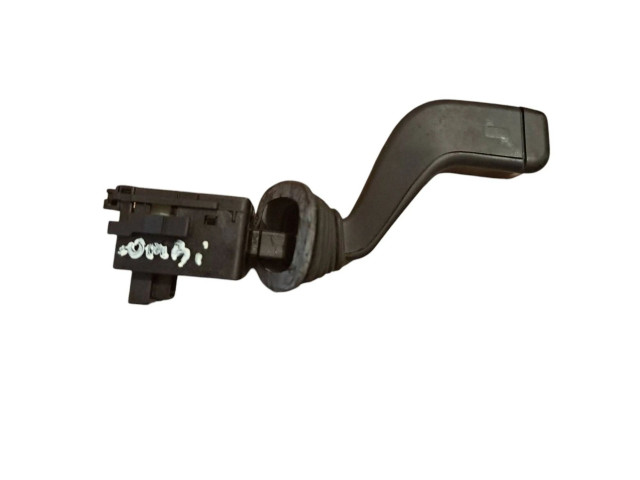 Ручка стеклоочистителей 09185413, 12268700 Opel Combo C