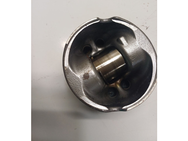 Поршень 0849D Land Rover Range Rover Evoque L538