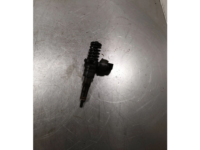 Форсунка 038130073ag, 0414720215    Skoda Octavia Mk2 (1Z)  bxe 