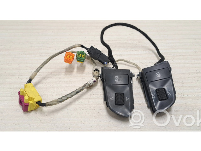 Кнопки рулевого колеса