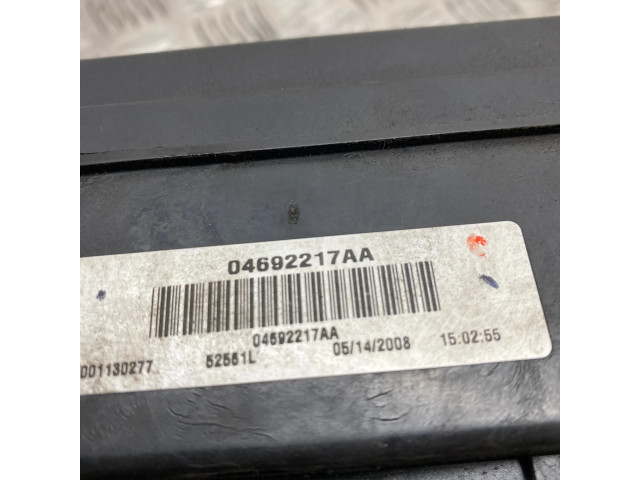 Блок предохранителей 04692217AA Jeep Grand Cherokee (WK)