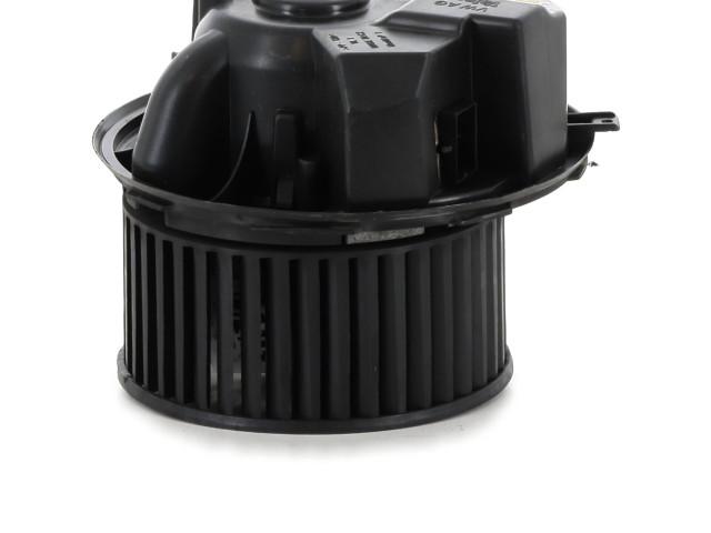 Вентилятор печки    1K1820015Q, Q0-4682S   Audi A3 S3 8P