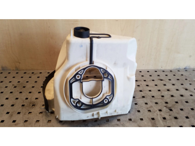 Pojistková skříňka BMW X1 E84 2010