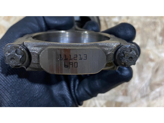 Píst 784323704, 111213690 BMW 5 F10 F11 pro benzínový motor 4.4