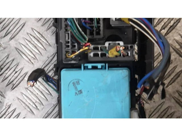 Pojistková skříňka mr409898 Mtsubishi Pajero Sport I 2006