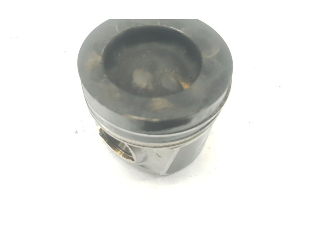  Поршень с шатуном  04L107065A, 04L107065A  Volkswagen Caddy  