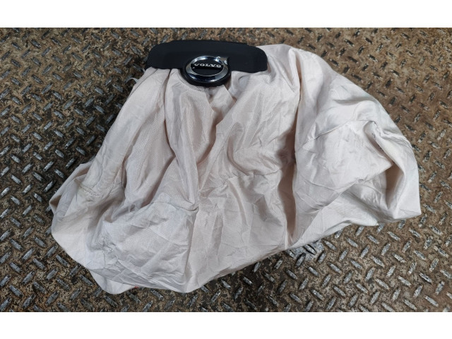 Подушка безопасности водителя 32214988, P032214988   Volvo XC40