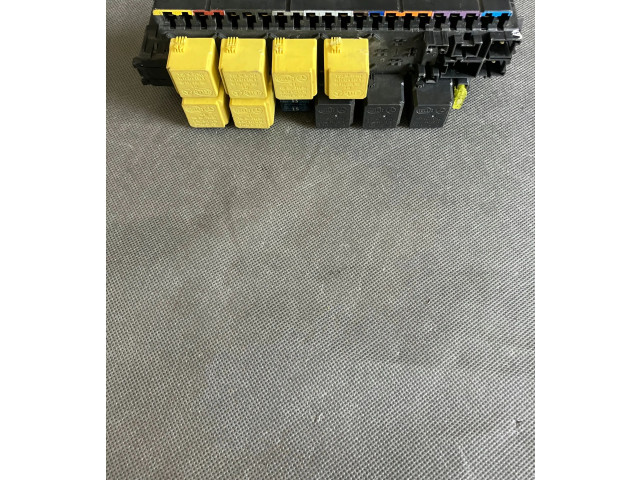 Pojistková skříňka A2305454632 Mercede-Benz S W222 2015