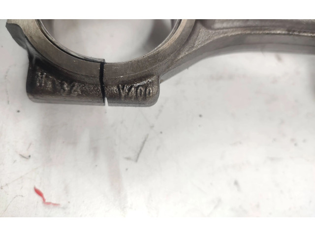  Поршень с шатуном  038J  Volkswagen PASSAT B6  