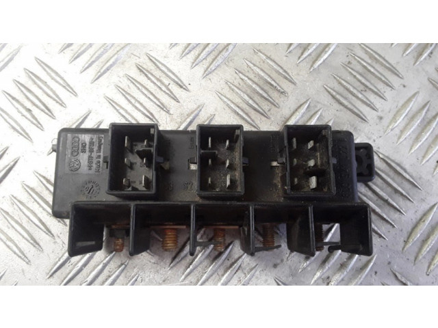 Pojistková skříňka 8L0941822A, 896083000 Audi A4 S4 B5 8D 2000