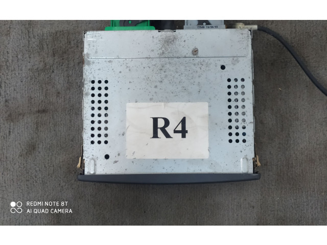 Радио/ проигрыватель CD/DVD / навигация