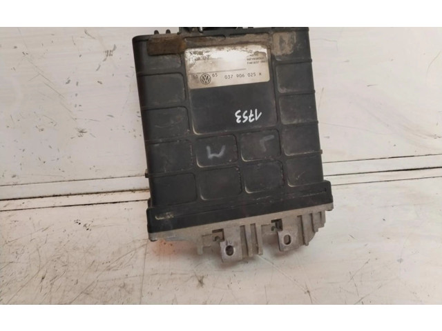 Блок управления двигателя 037906025H Volkswagen Golf III