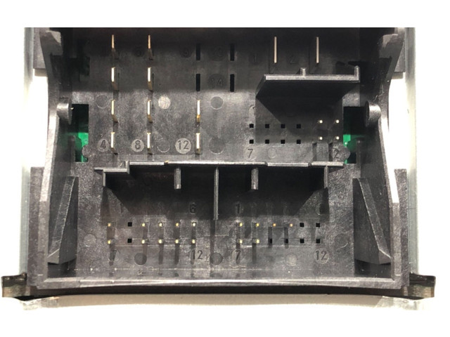 Радио/ проигрыватель CD/DVD / навигация 6V0035871D    Skoda Fabia Mk3 (NJ)