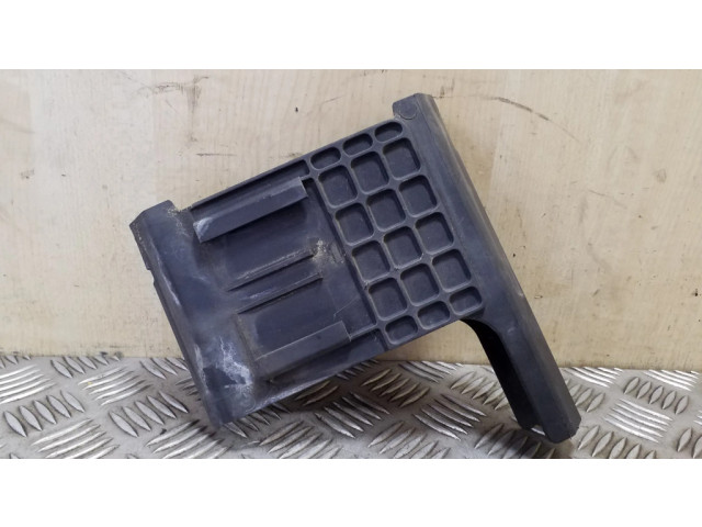 Другая деталь отсека двигателя