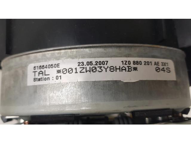 Подушка безопасности водителя 1Z0880201AE Skoda Octavia Mk2 (1Z)