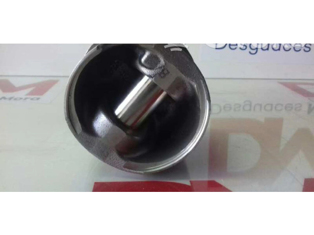 Поршень Seat Ibiza IV (6J,6P)