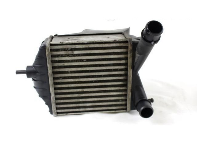 Интеркулер 46836770 Fiat Idea
