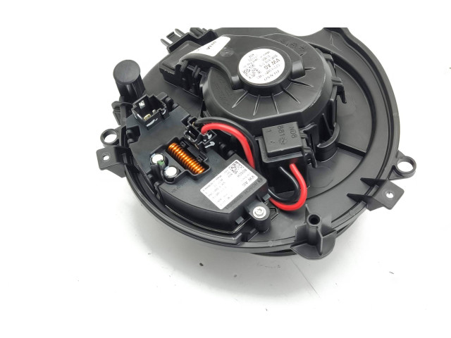 Вентилятор печки 5Q0907521F, 5WC819015 Skoda Octavia Mk4