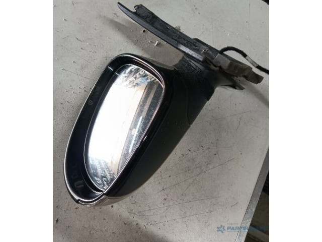 Зеркало электрическое Volkswagen Golf VI 2008 - 2013 года