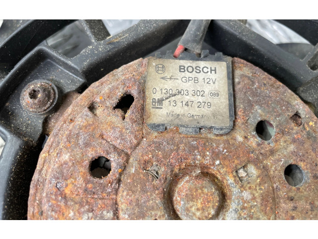 Электрический вентилятор радиаторов 13147279, 0130303302 Opel Astra H 2004