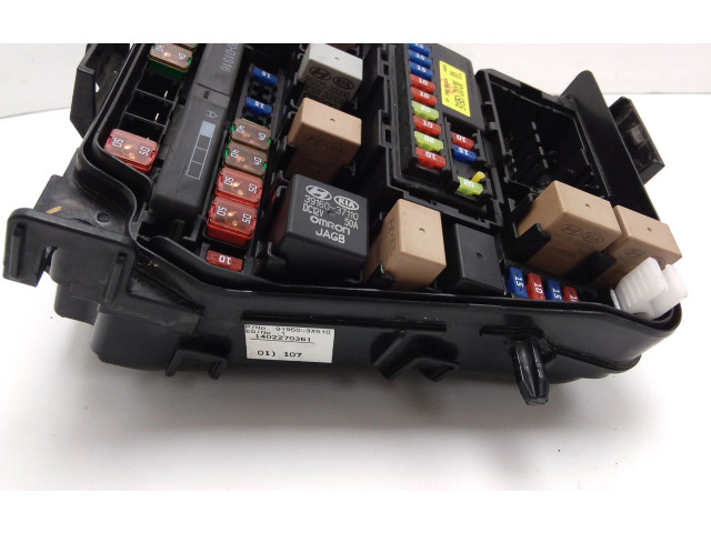 Блок предохранителей  91220A2463, 1879001316   KIA Ceed    