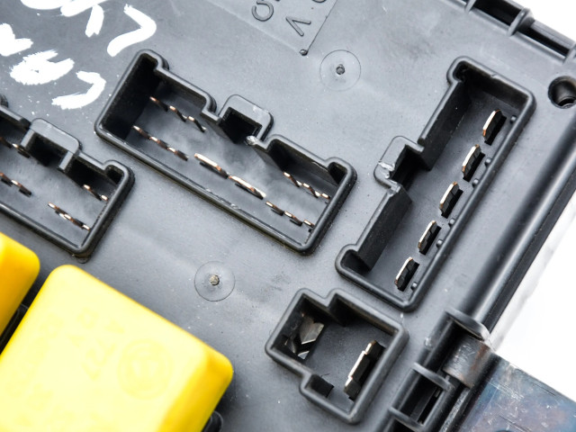 Блок предохранителей 46447809 Lancia Lybra