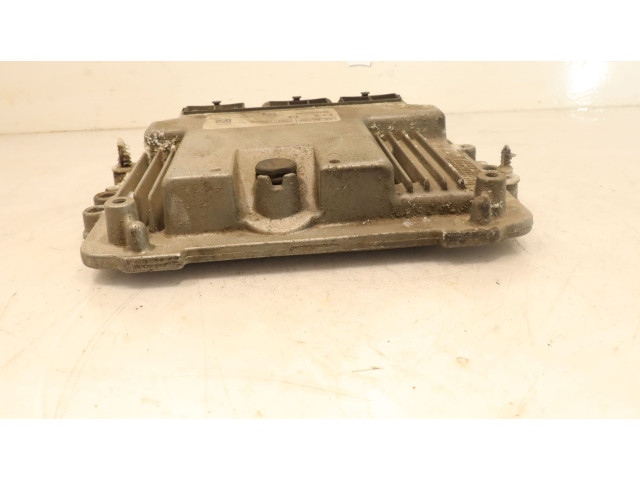 Блок управления двигателем Блок управления 0281011775   Volvo V50