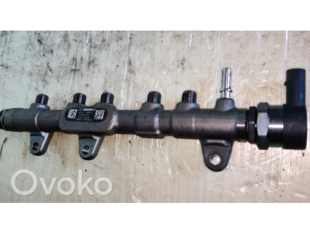 Vstřikovací lišta 851415402 BMW 2 F46 pro naftový motor 2.0 xxxx