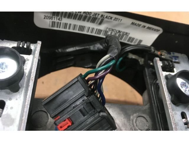 Volant Cadillac SRX 2011 20981143  