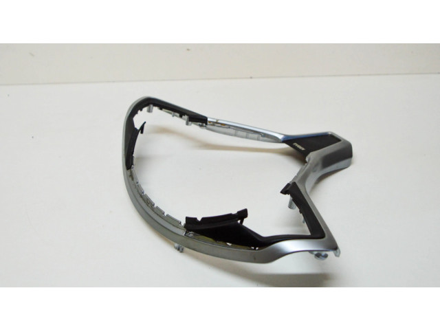 Отделка вокруг крышки топливного бака