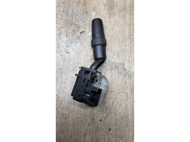 Ручка стеклоочистителей 17D682 Volkswagen Golf IV