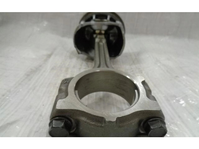 Поршень с шатуном Renault Clio V